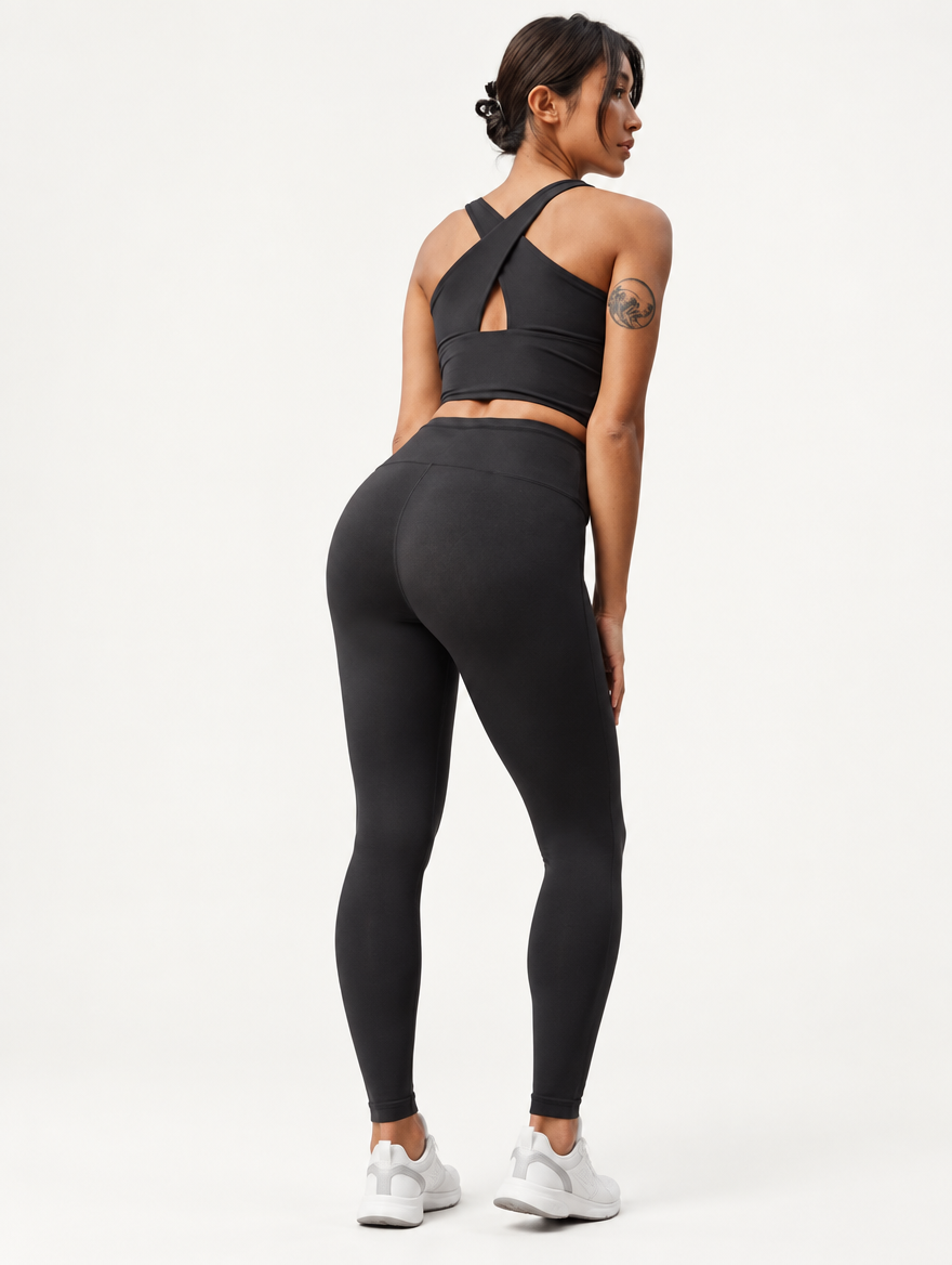 Top Alo Negro talle S - foto editorial